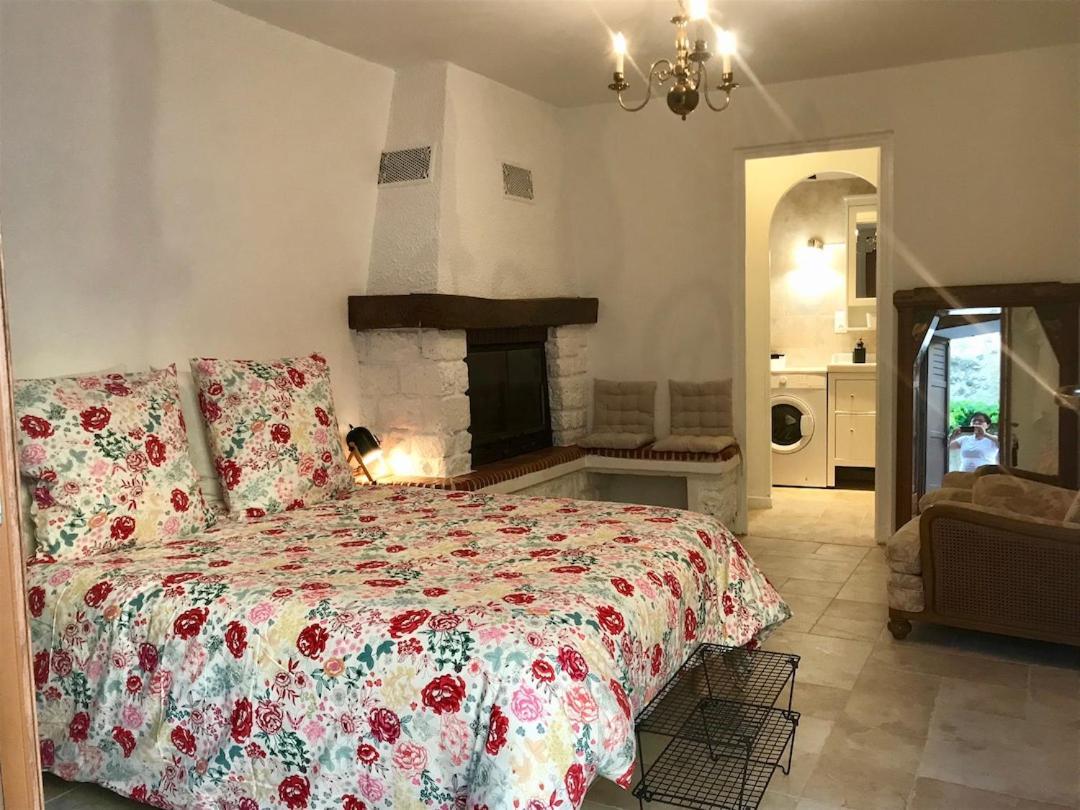 Le Colostre T2 Saint-Martin-de-Brômes Dış mekan fotoğraf